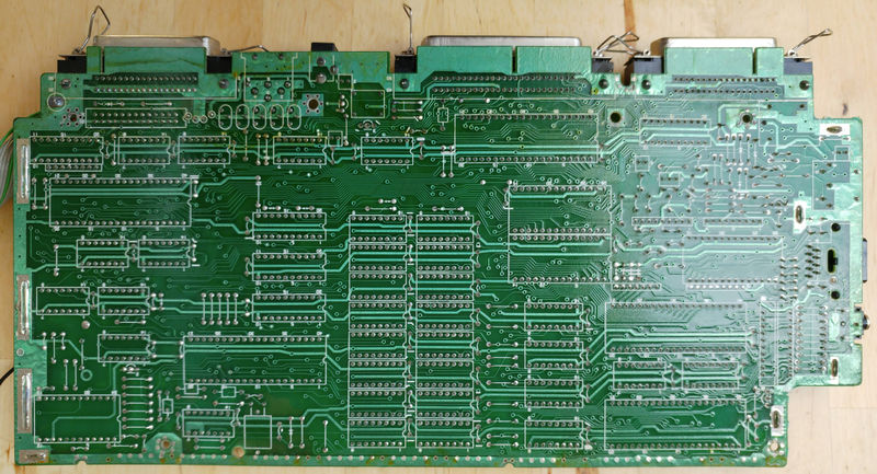 File:Amstrad CPC6128 MC0023F LeZone PCB Bottom.jpg